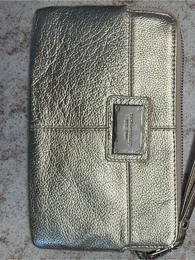 Tignanello Striped Lined Wristlet in Gold and Cream
